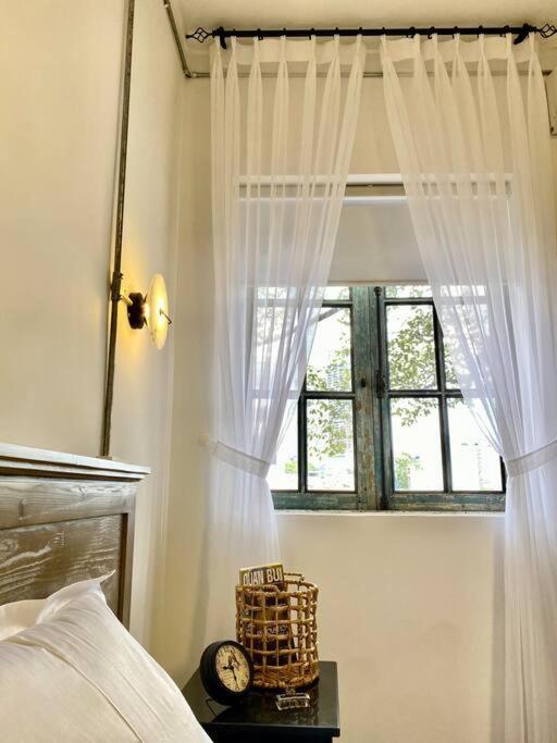 Apartament Le Bijou Chic In The Heart Of Saigon Charm With View Ho Chi Minh Zewnętrze zdjęcie